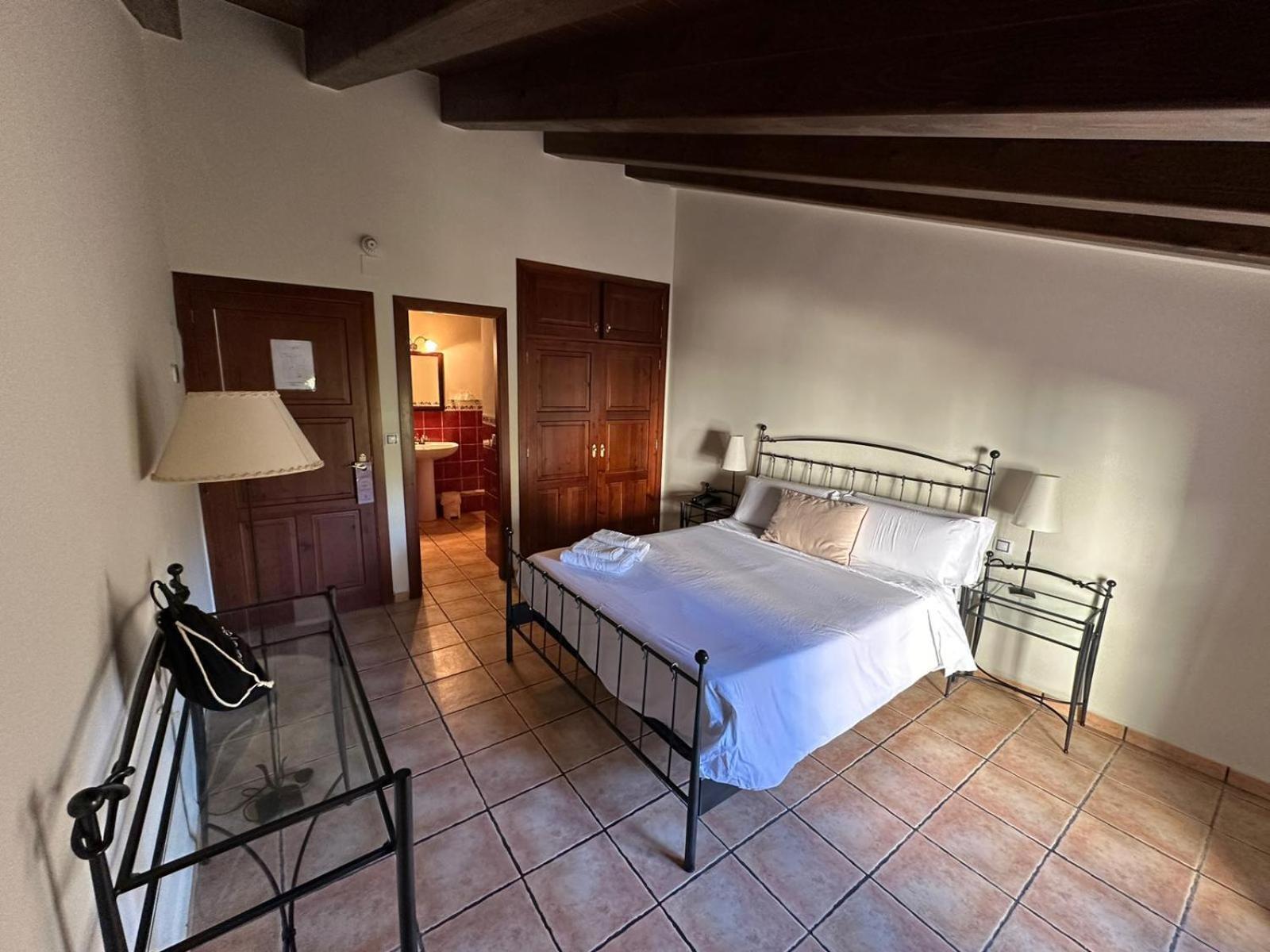 Hotel De La Villa Rubielos De Mora Esterno foto