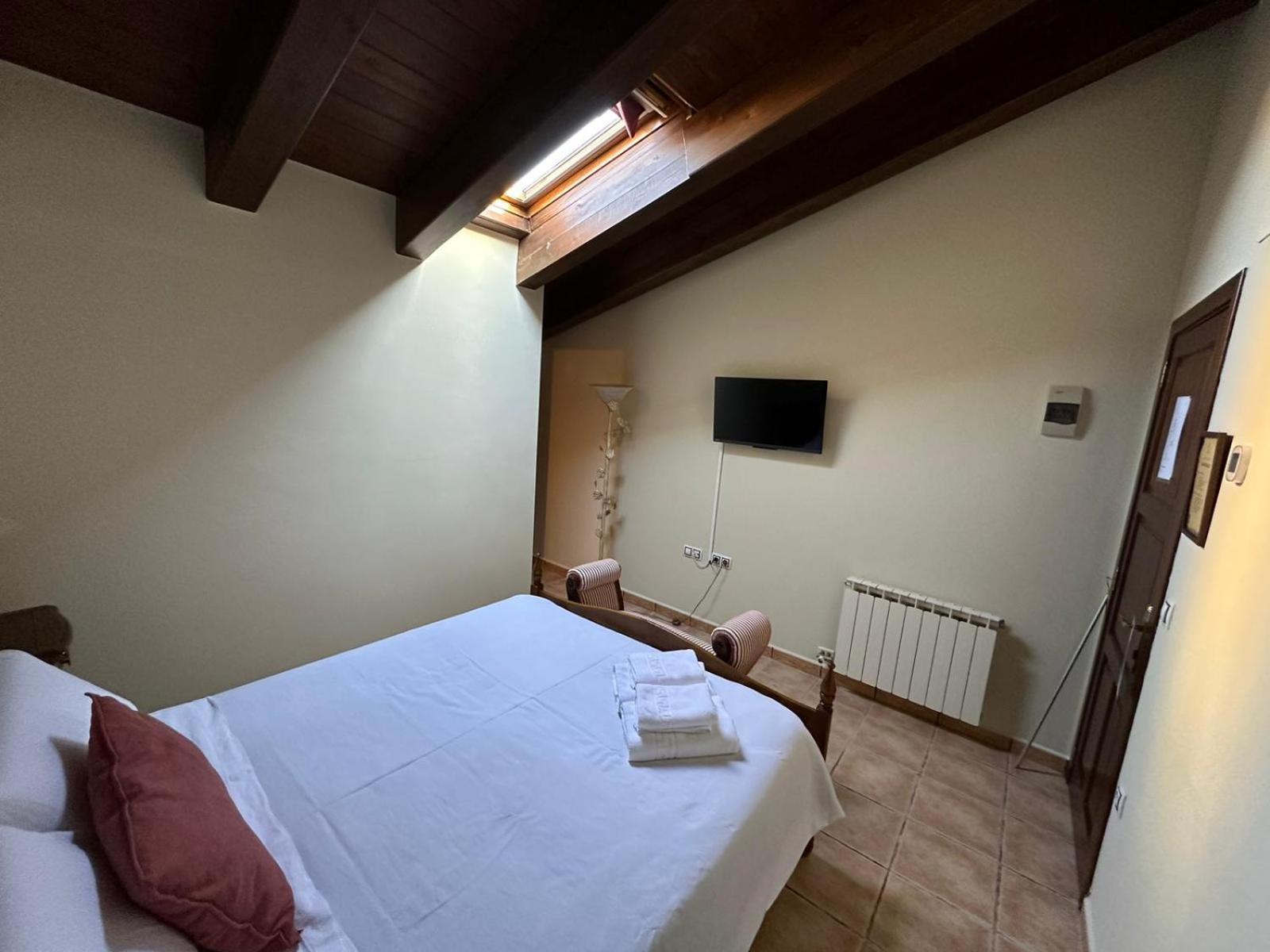 Hotel De La Villa Rubielos De Mora Esterno foto
