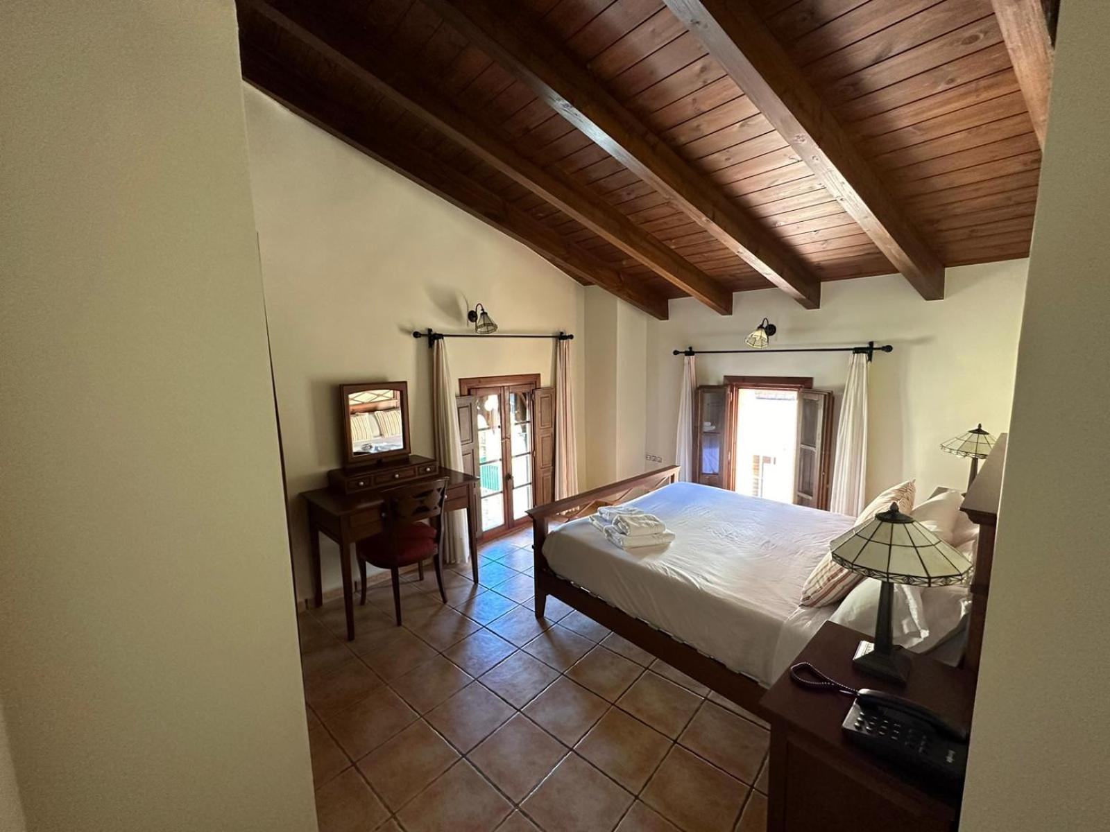 Hotel De La Villa Rubielos De Mora Esterno foto