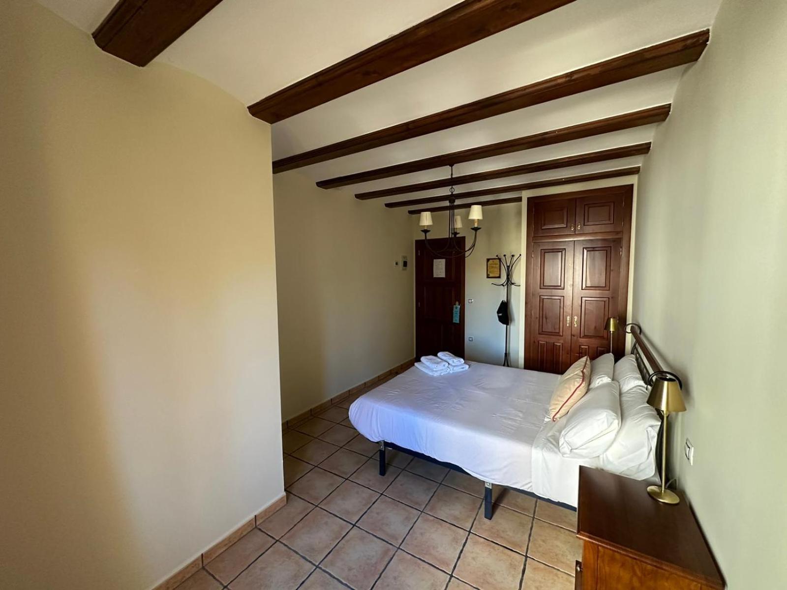 Hotel De La Villa Rubielos De Mora Esterno foto
